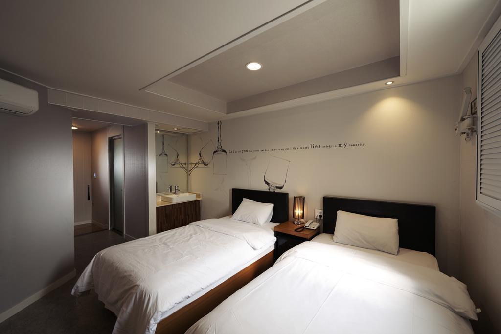 New Suwon Hotel Exterior photo